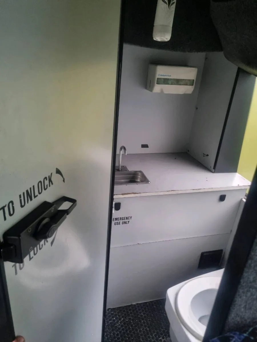 Bus - Image 4