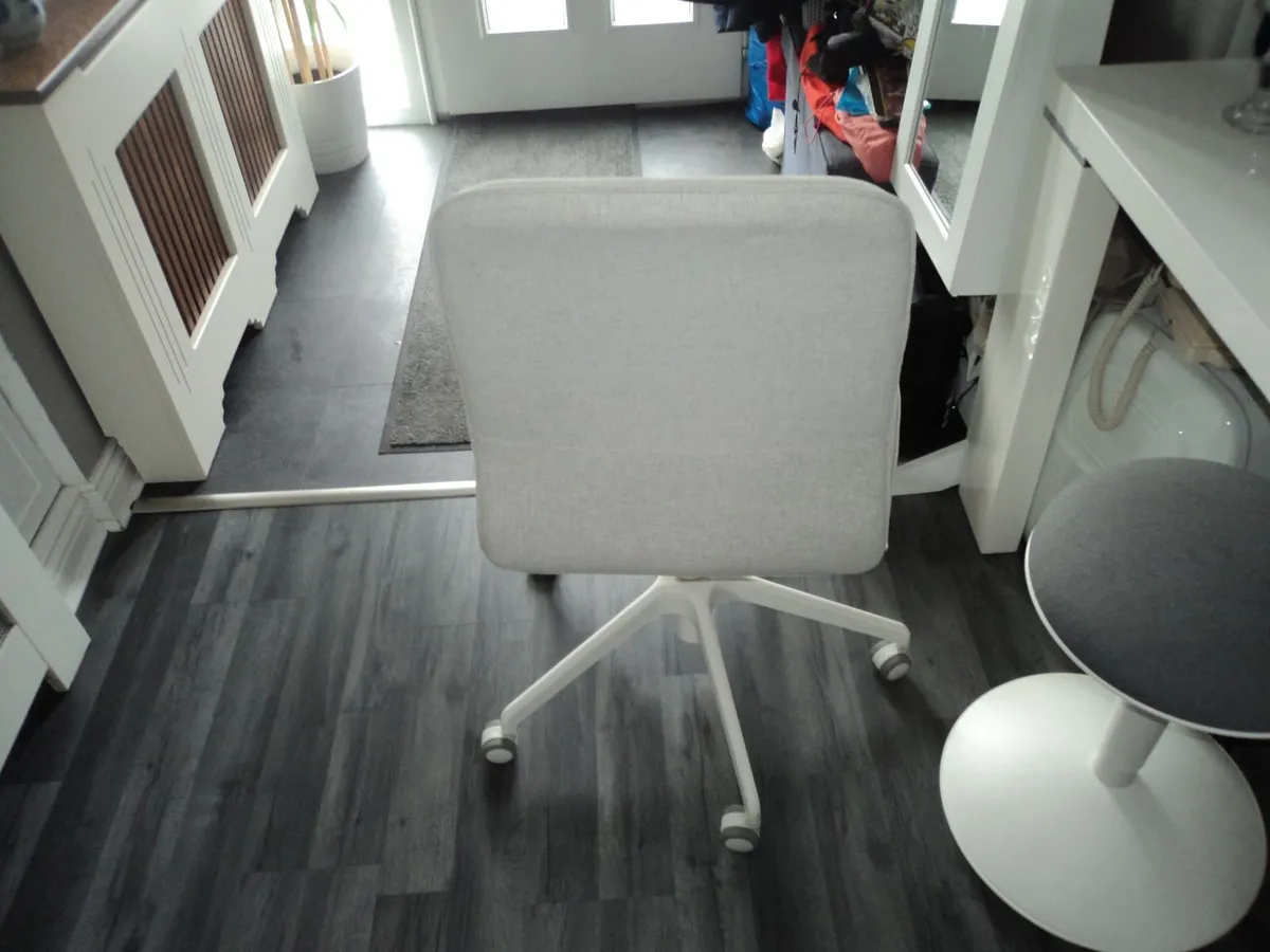 Free Home/Office chair - Image 3