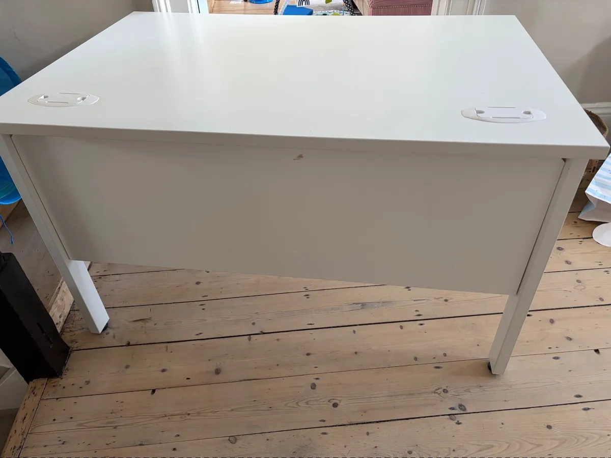 White Desk - FREE TO GO ASAP - Image 4
