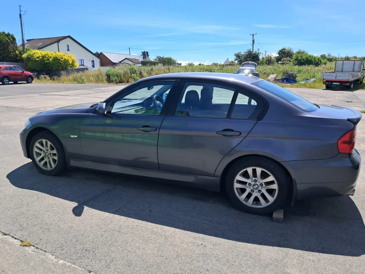 BMW Saloon 2006 - Image 2