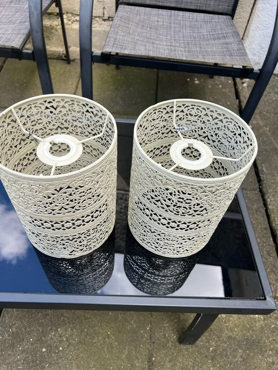 Two beautiful shades - Image 2
