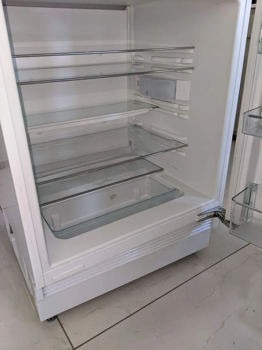 Miele intergrated fridge - Image 4