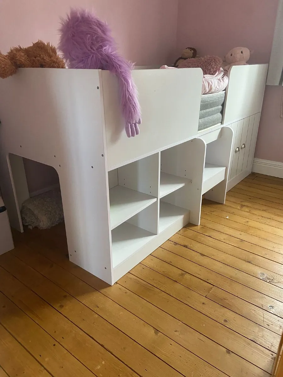 Bed with storage - Image 2