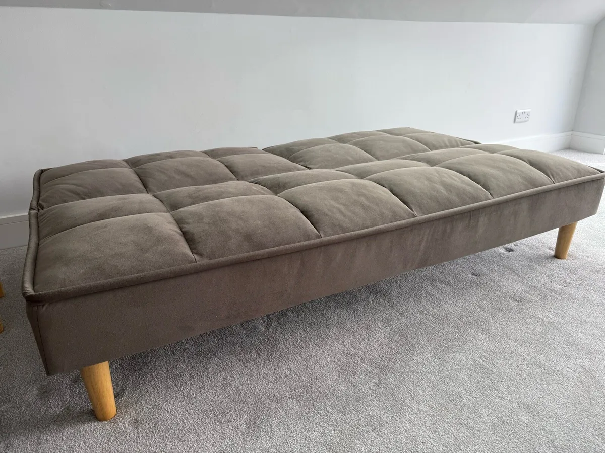 Fold out bed and blanket box - Image 3