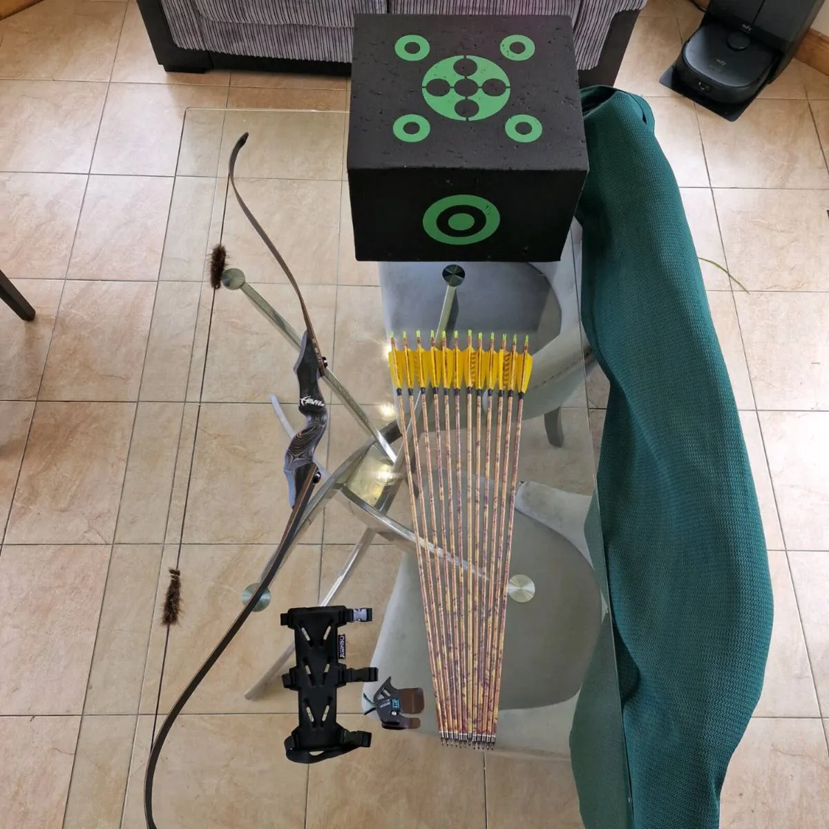 Archery full setup, black hunter recurve & net ect - Image 1