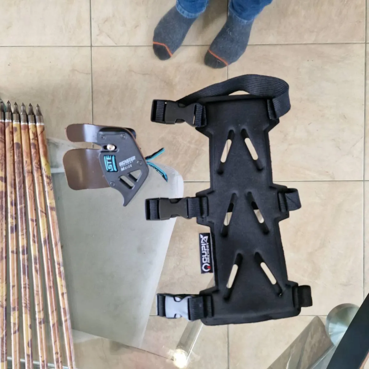 Archery full setup, black hunter recurve & net ect - Image 3
