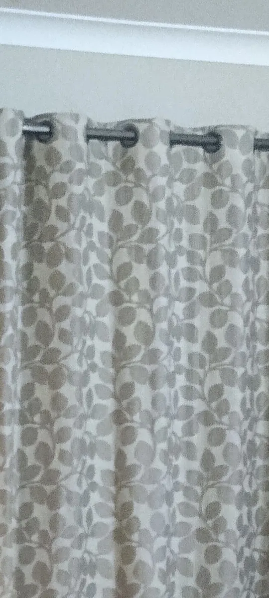 Eyelet curtains - Image 3