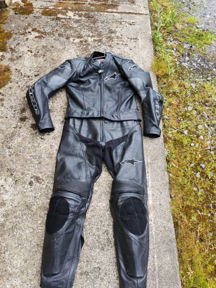 Motorcycle leathers - Image 2