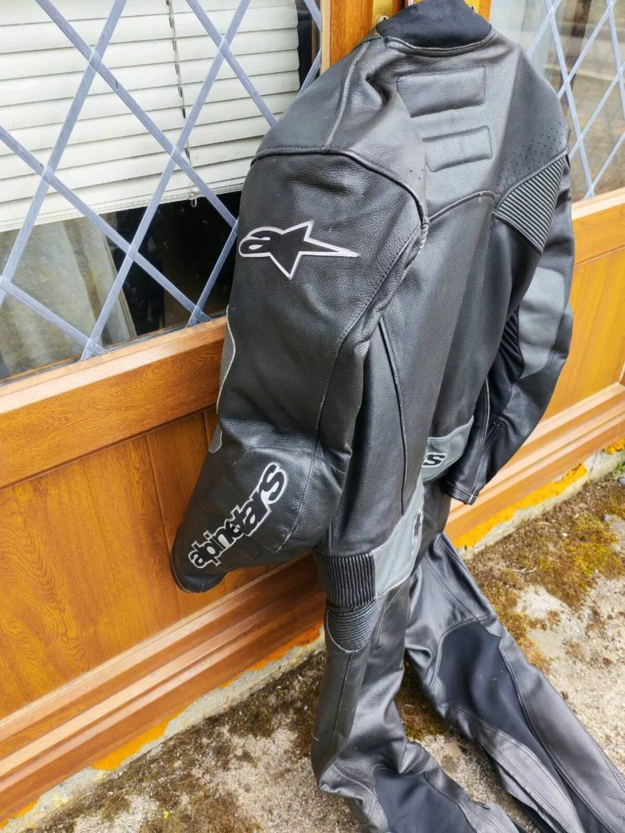 Motorcycle leathers - Image 3