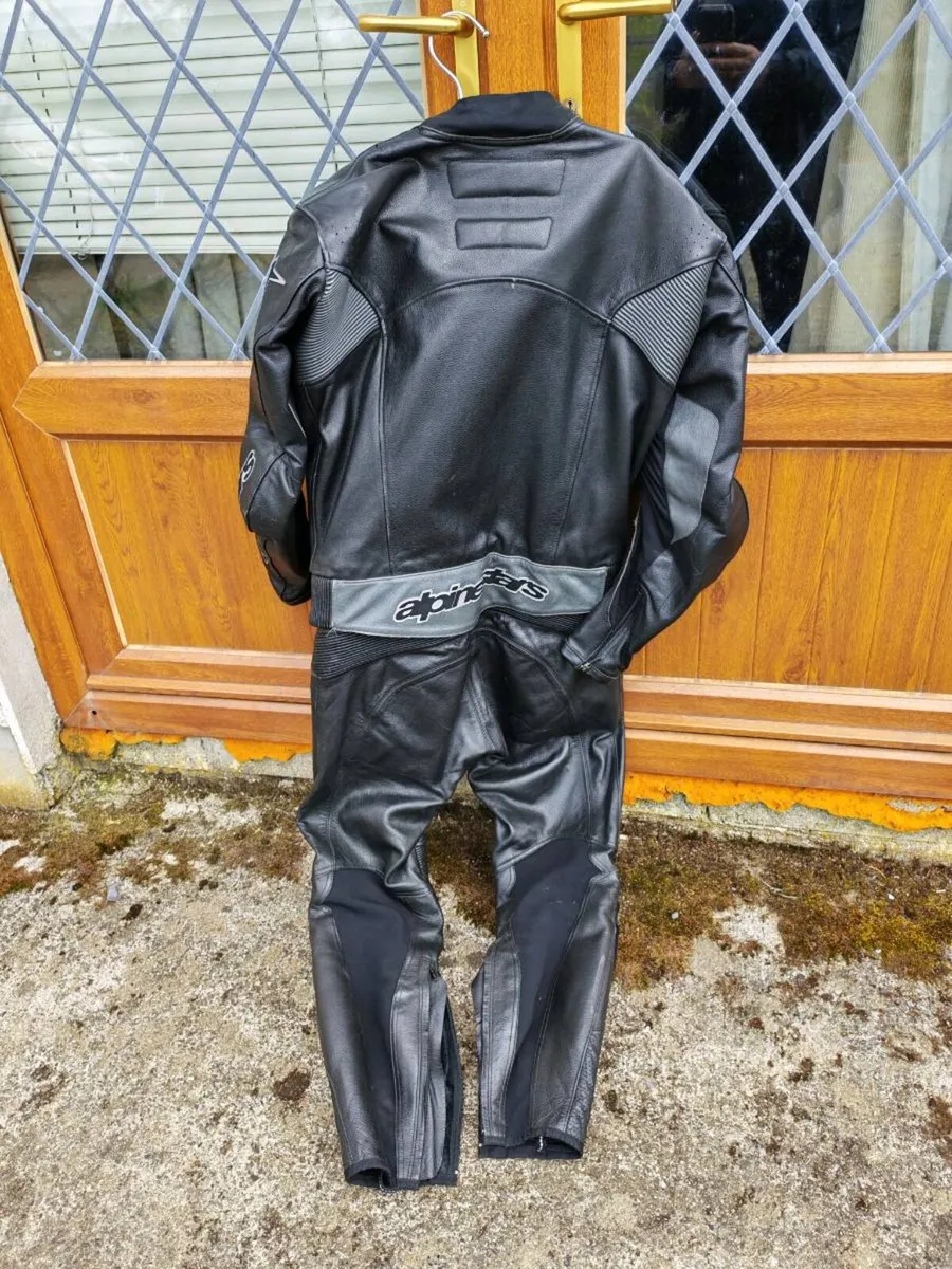 Motorcycle leathers - Image 4