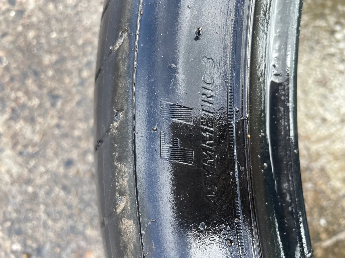 Goodyear asymmetric 3 - 225/45/19 - tread remainig - Image 3