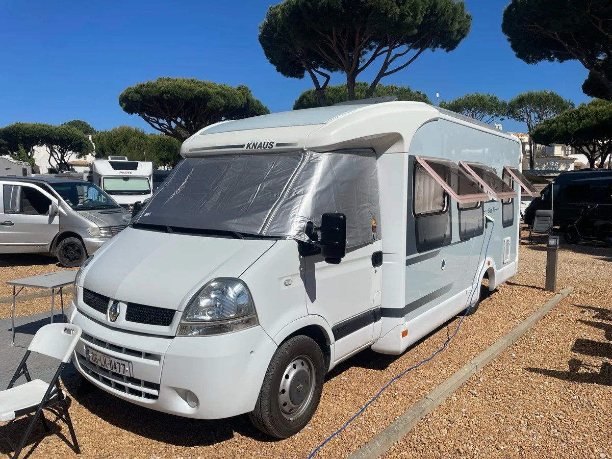 Motor home - Image 1