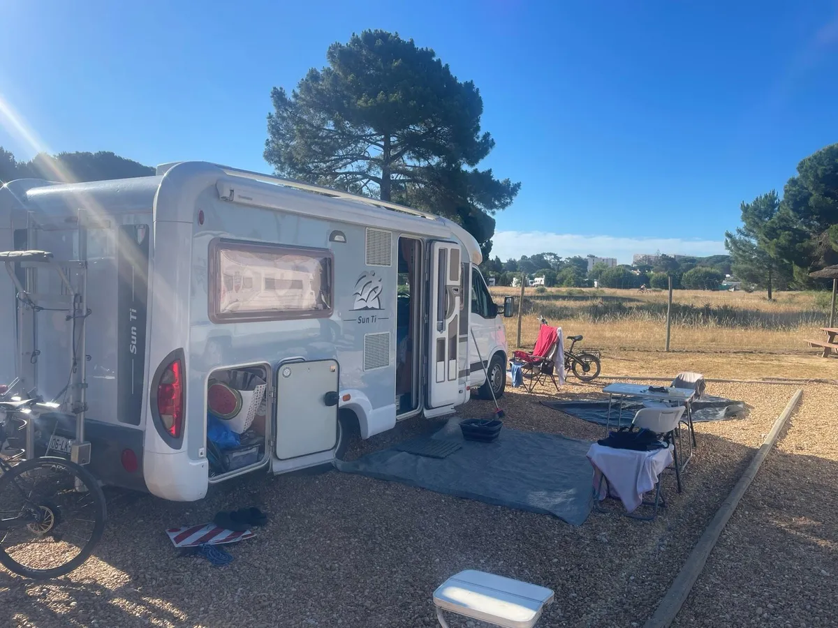 Motor home - Image 2