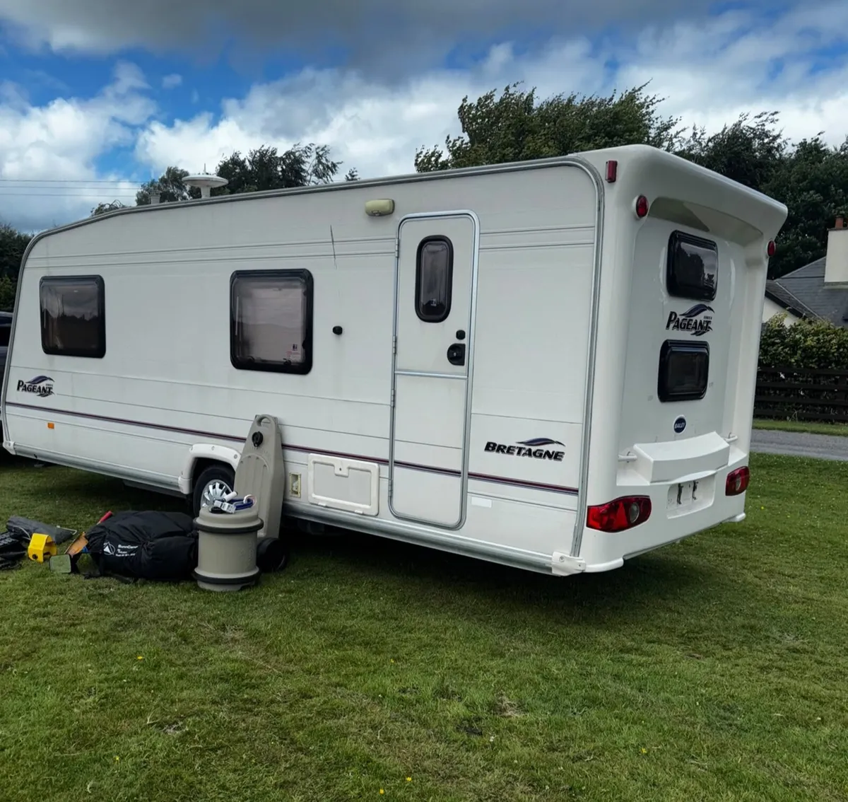 Bailey 6/7 berth with remote mover & Air Awning - Image 1