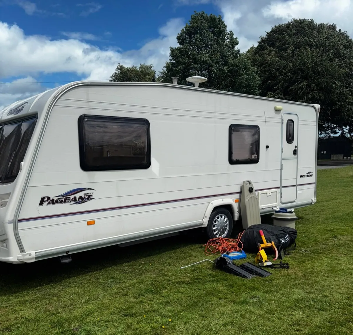 Bailey 6/7 berth with remote mover & Air Awning - Image 3