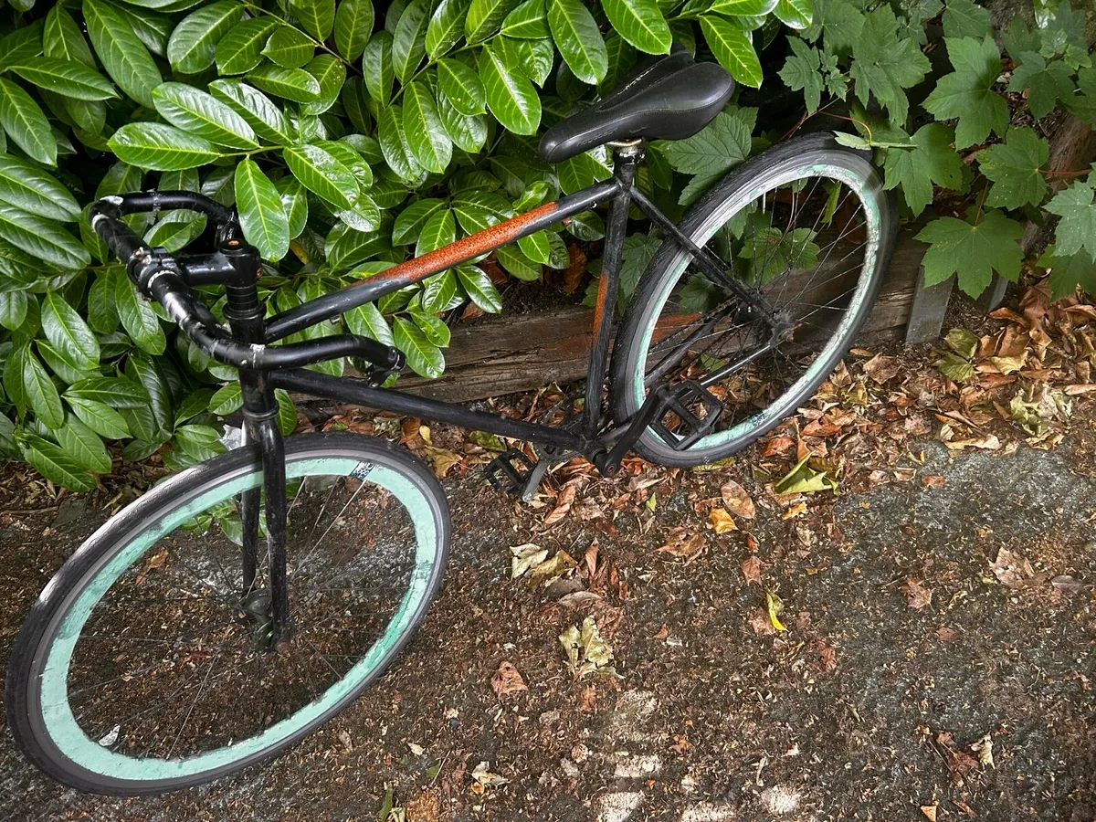 Retro Man’s push bike - Image 1