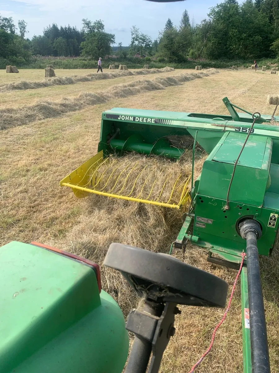Small Square Hay bales - Image 1