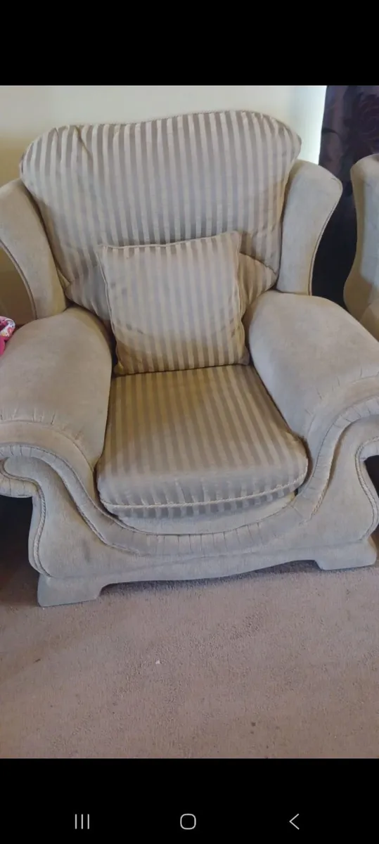 3 piece suite / couch - Image 2
