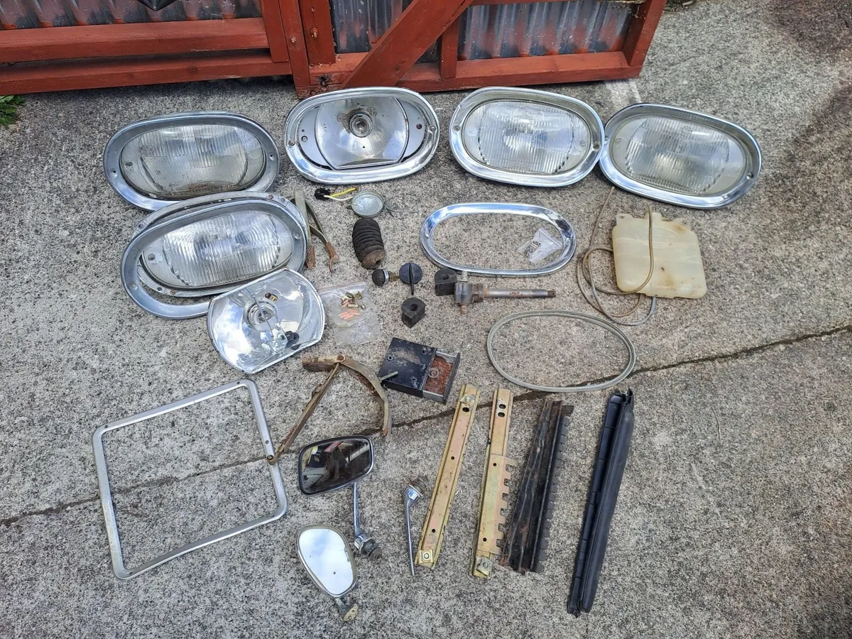 NSU PRINZ 1000 LIGHTS AND PARTS - Image 1