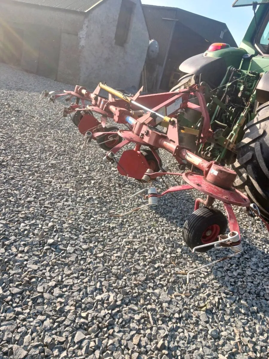 Lely 460 hayturner for sale €3000 - Image 2