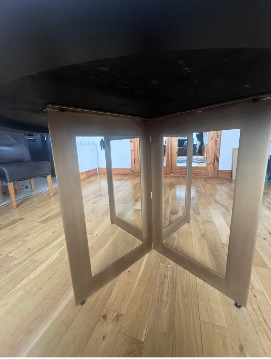 Mindy Browne’s Lincoln Round Table - Image 4