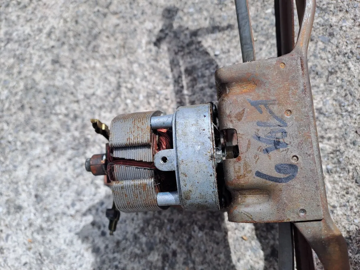 NSU PRINZ 1000 WINDSCREEN MOTOR - Image 3