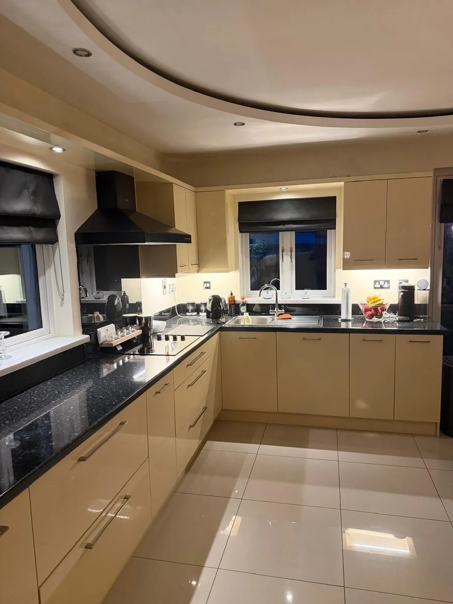 Kitchen Plus appliances - Image 1
