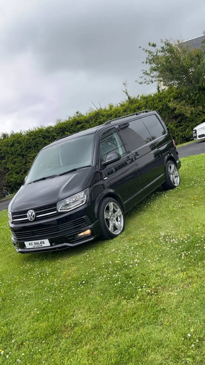 VW TRANSPORTER T6 HIGHLINE 150BHP 6 SPEED - Image 1