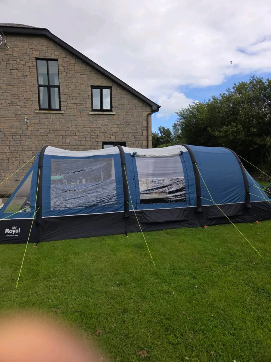 Tent - Image 3