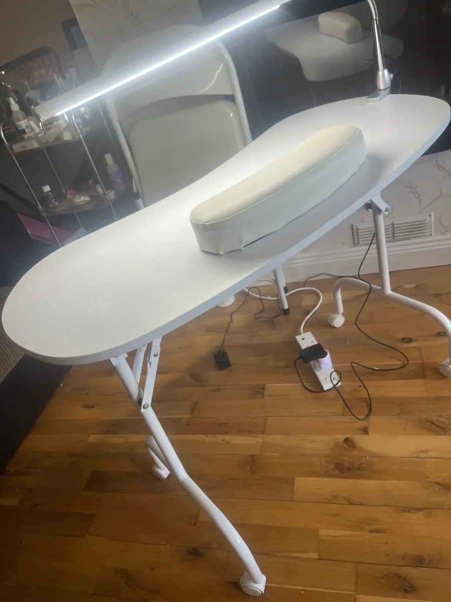 Nail Table & Accessories - Image 1
