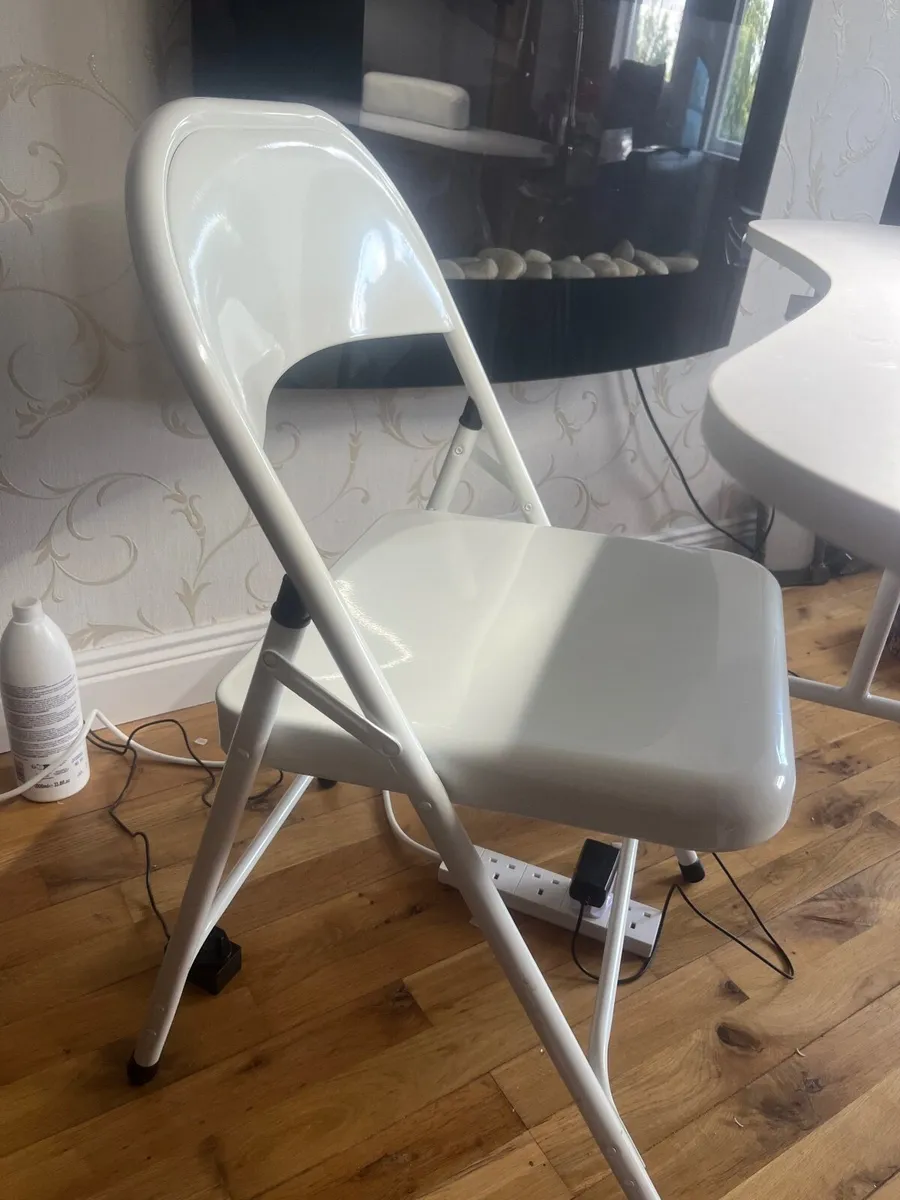 Nail Table & Accessories - Image 3