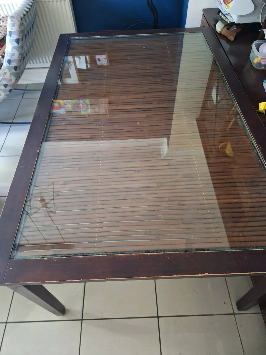 Dining table and chairs - Image 1