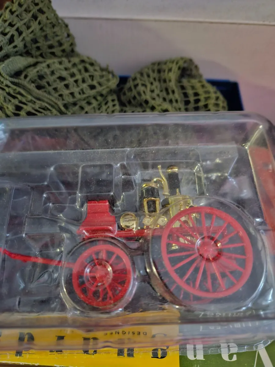 Corgi Atlas Fire Engine - Image 2