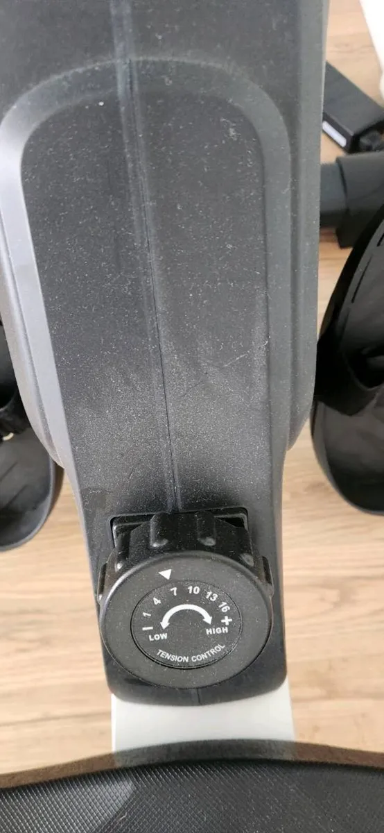 Bigzzia Rowing Machine - Image 4