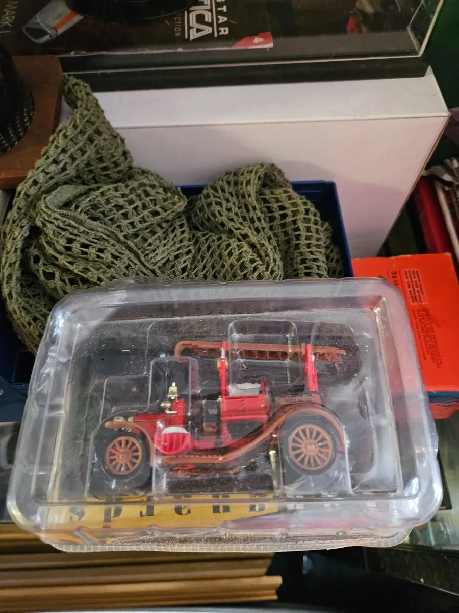 Corgi Atlas Fire Engine - Image 1