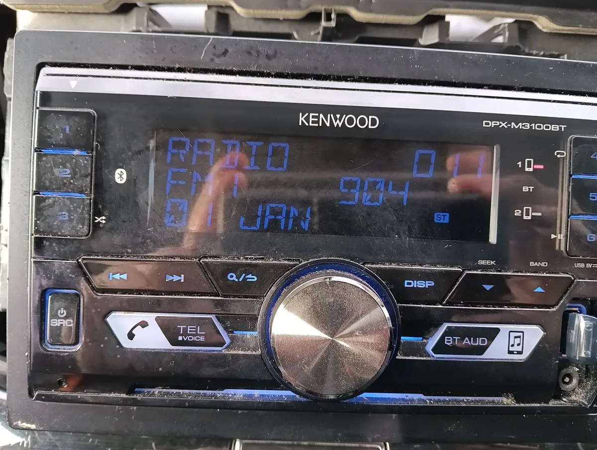 Car radios - Image 3