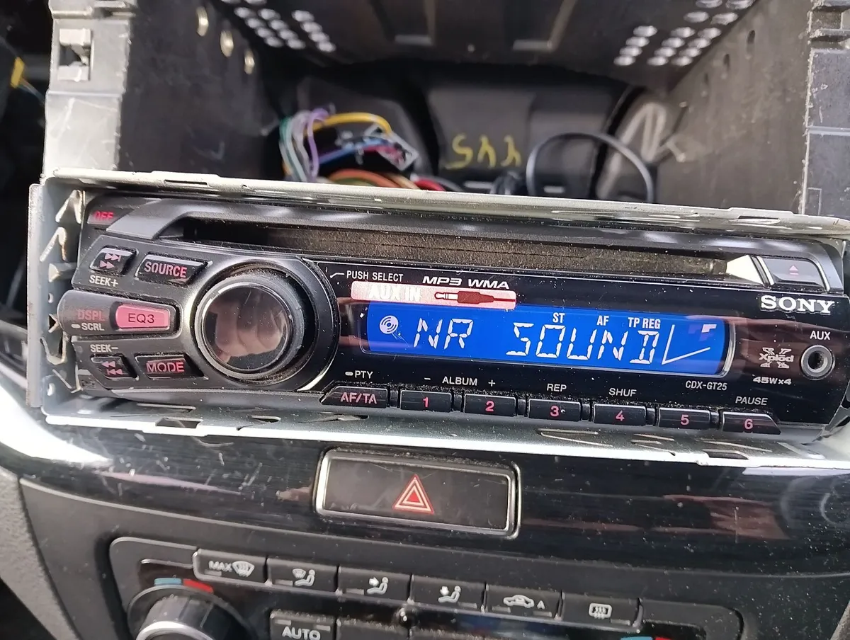 Car radios - Image 4