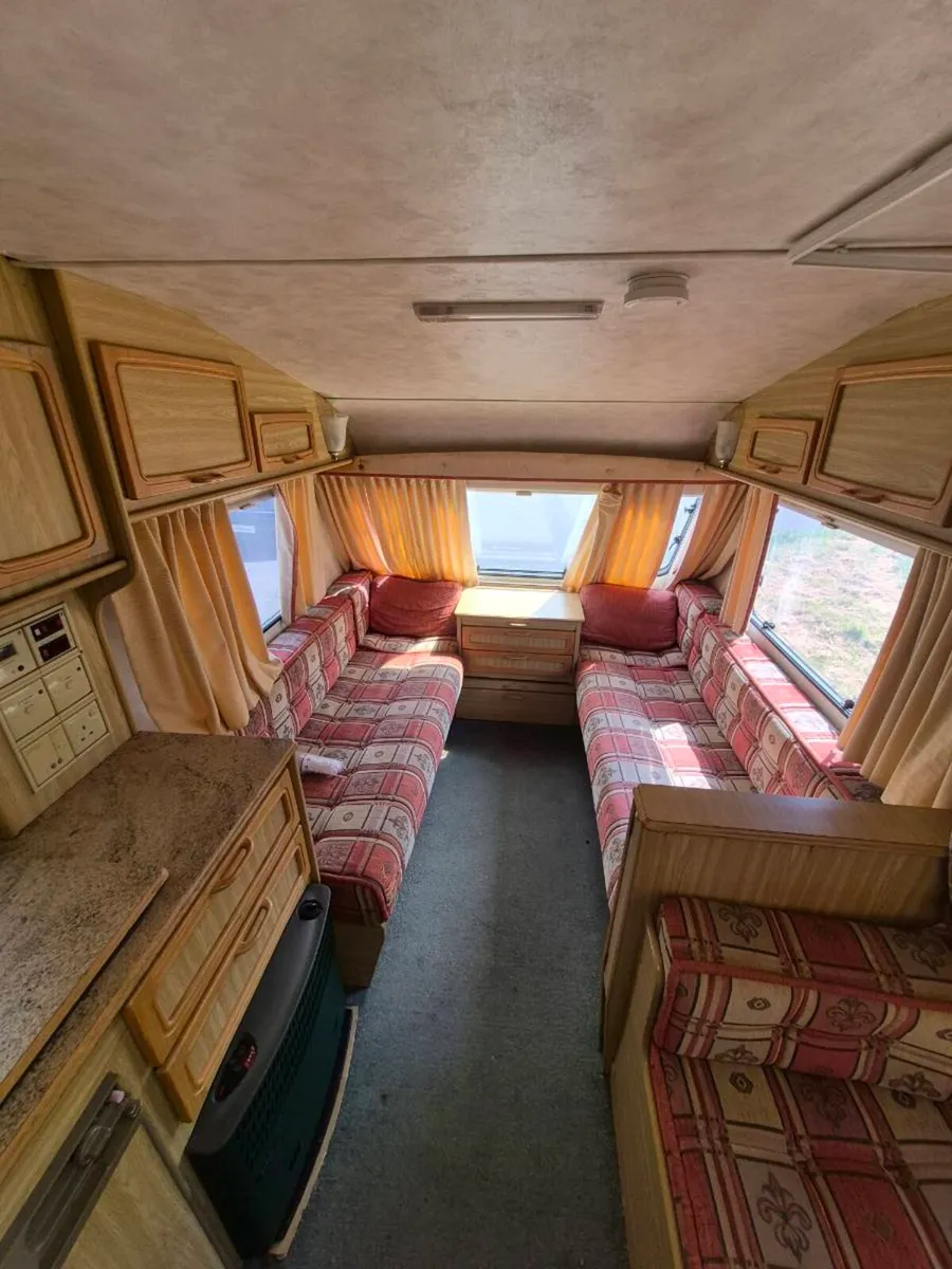 Elddis 4 berth Caravan - Image 4