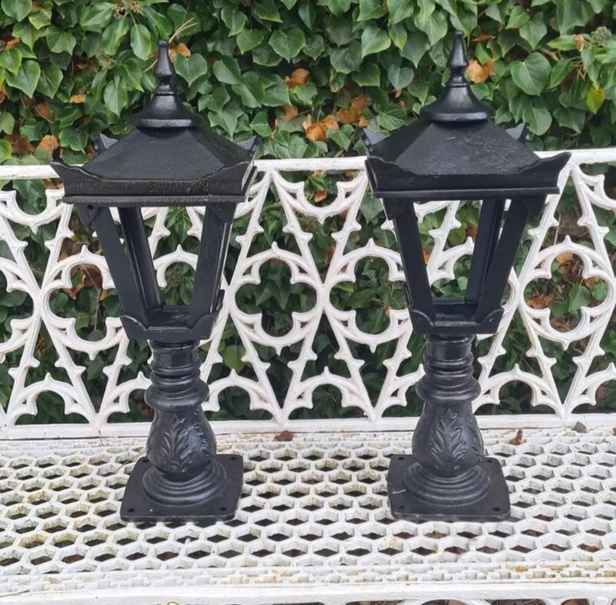 Cast iron lights - Image 1