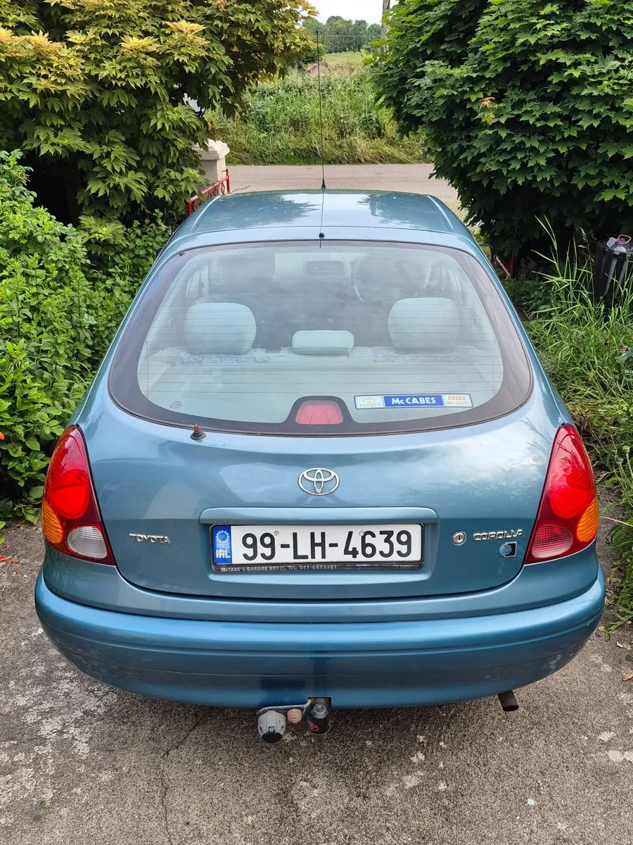 Toyota Corolla 1999 low mileage 5 door - Image 4