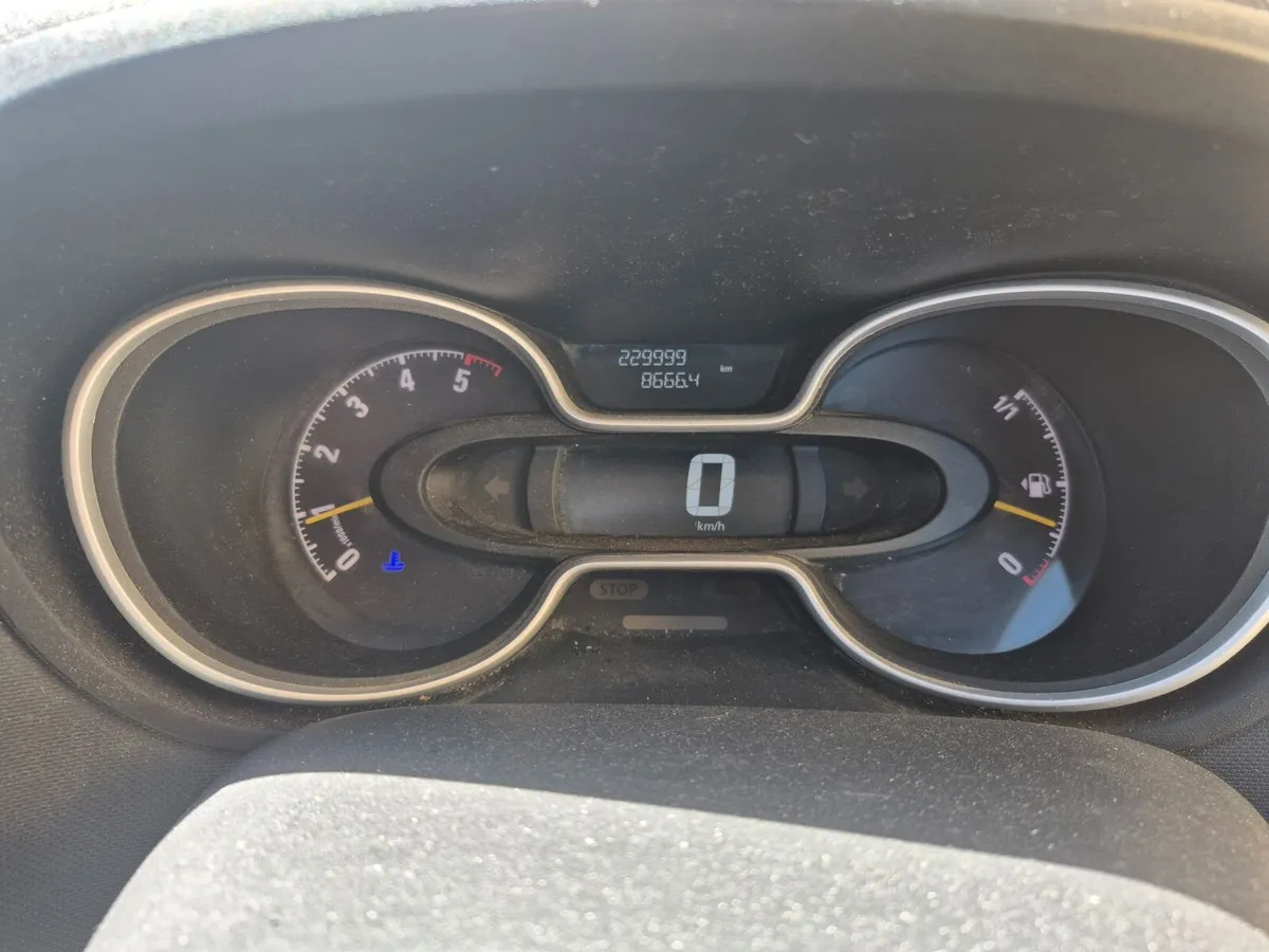 Vauxhall Vivaro 2016 - Image 2