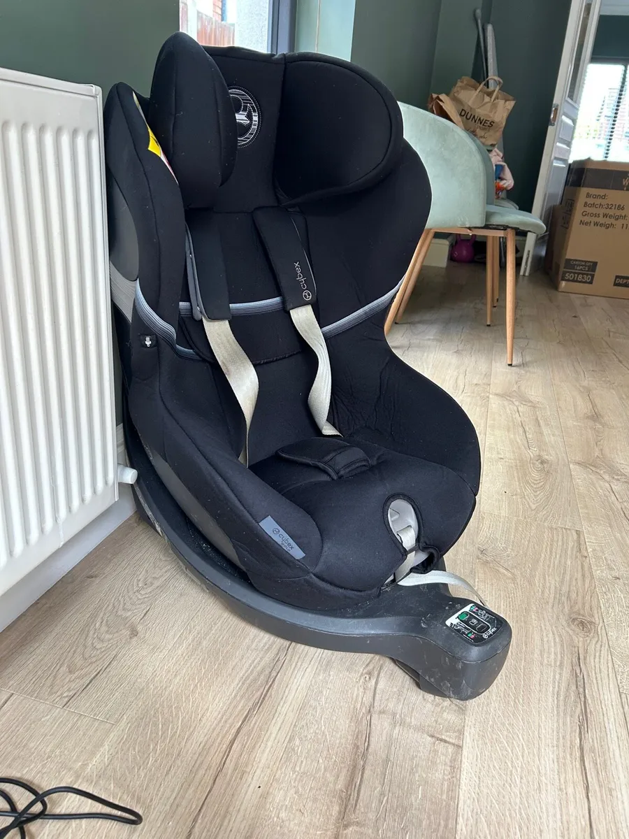 Cybex kids baby car seat - Image 1
