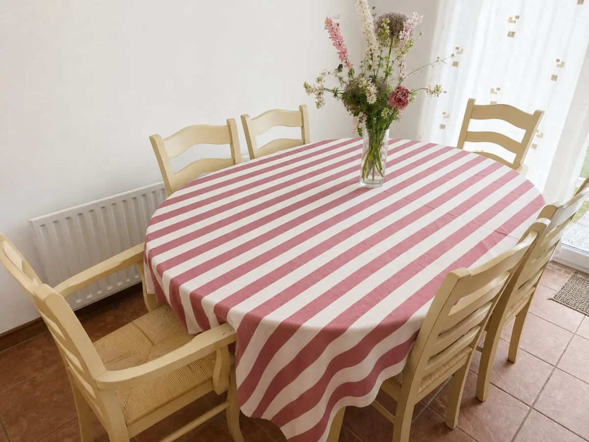 Kitchen Table & Chairs - Image 4