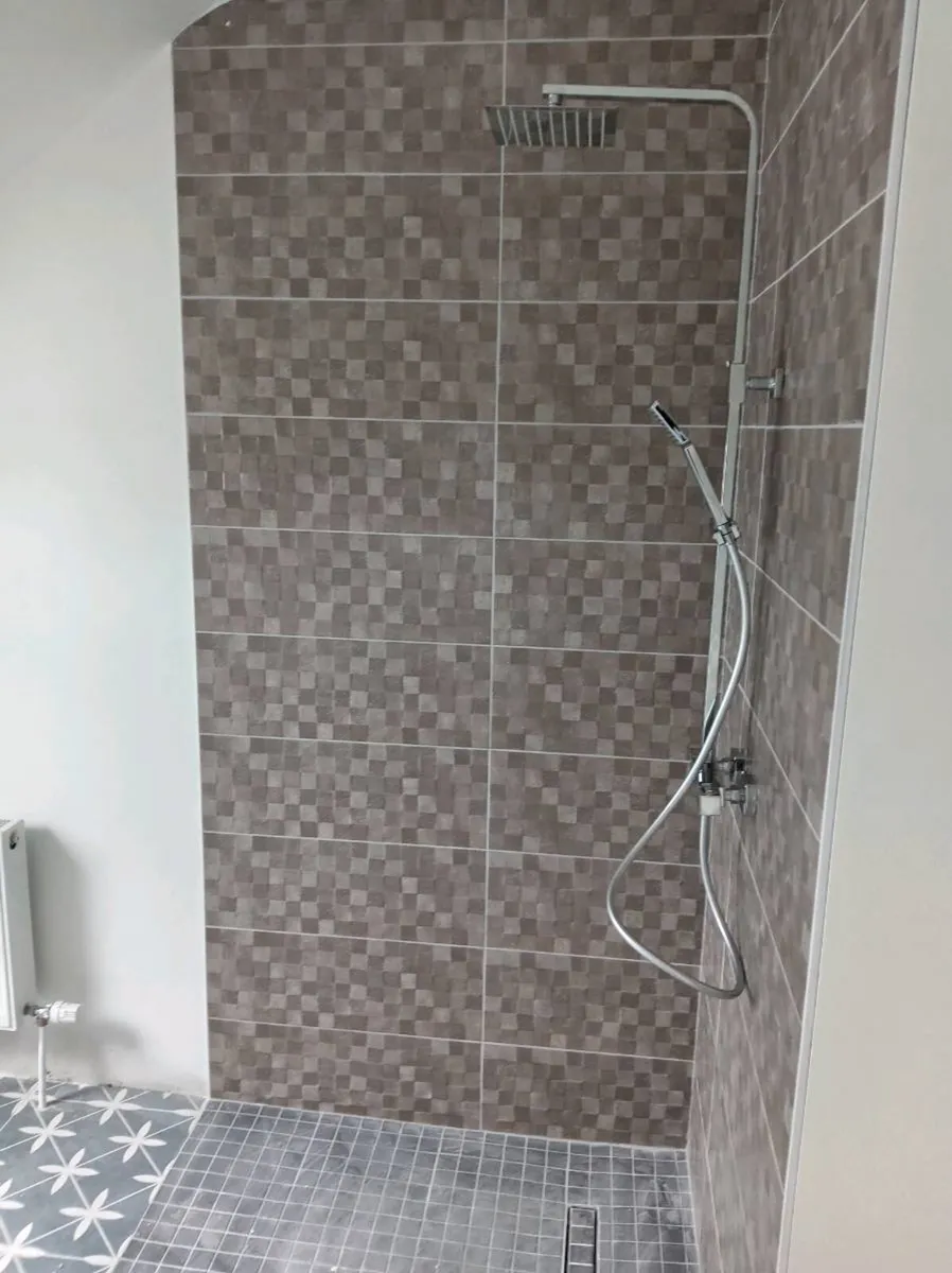 Job Lots Tiles - Image 1