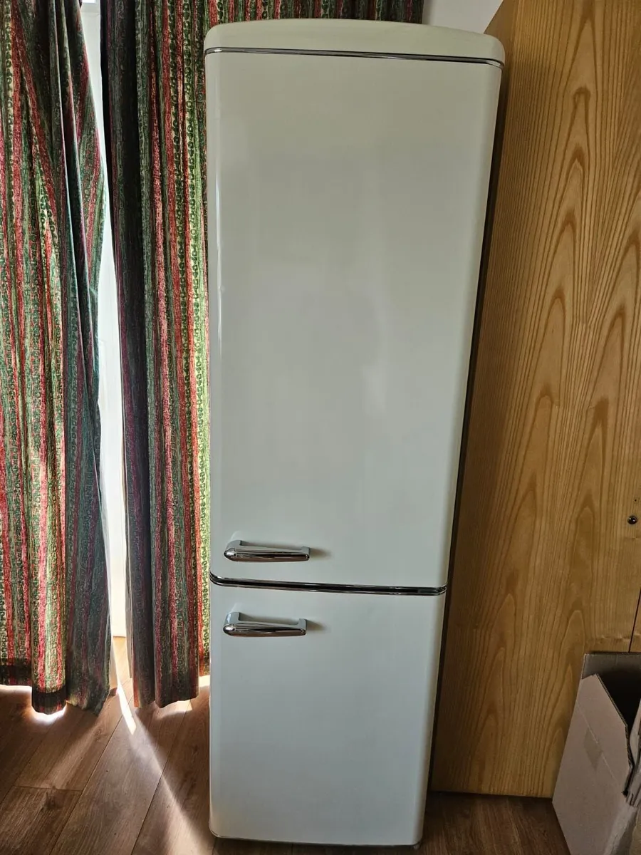 Exquisit retro fridge - Image 1