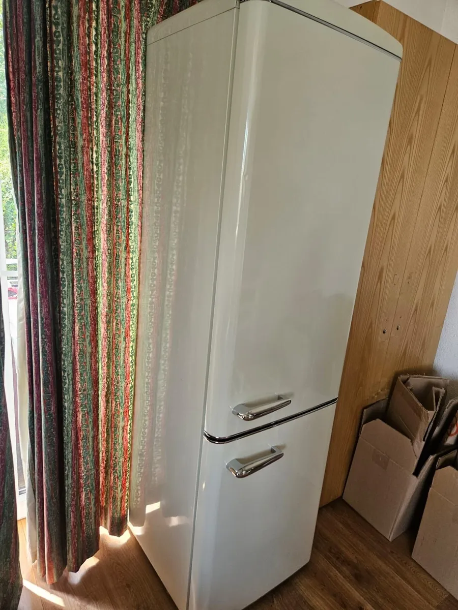 Exquisit retro fridge - Image 2