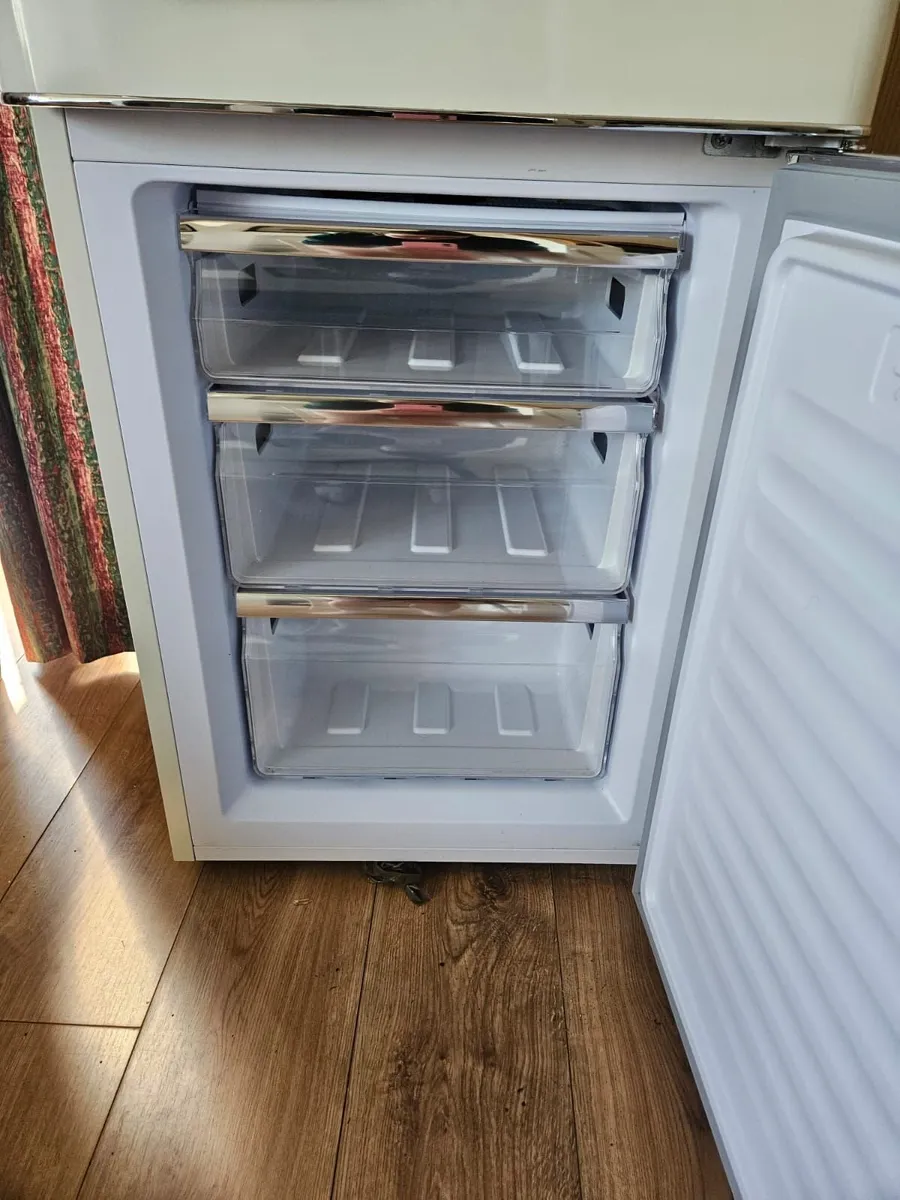 Exquisit retro fridge - Image 4
