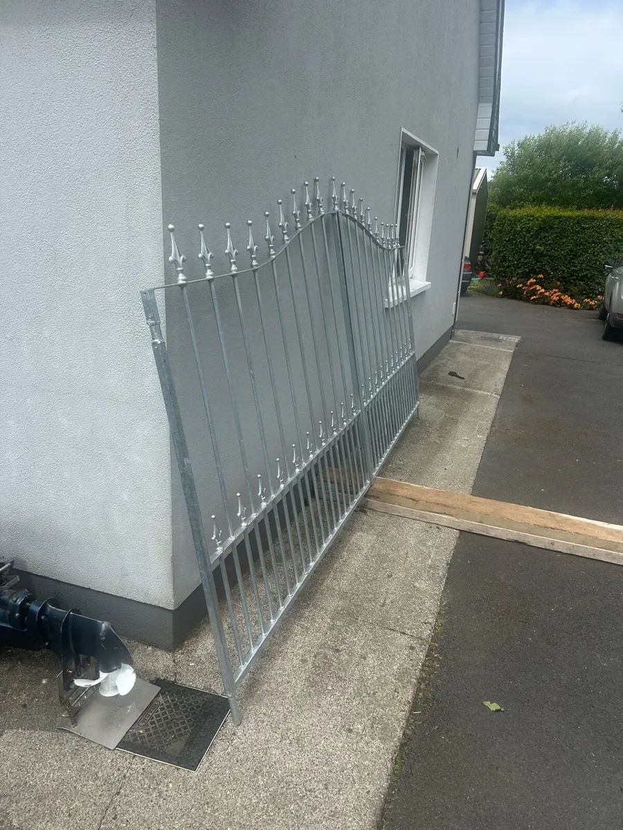 Brand new wrought iron gates - Image 3