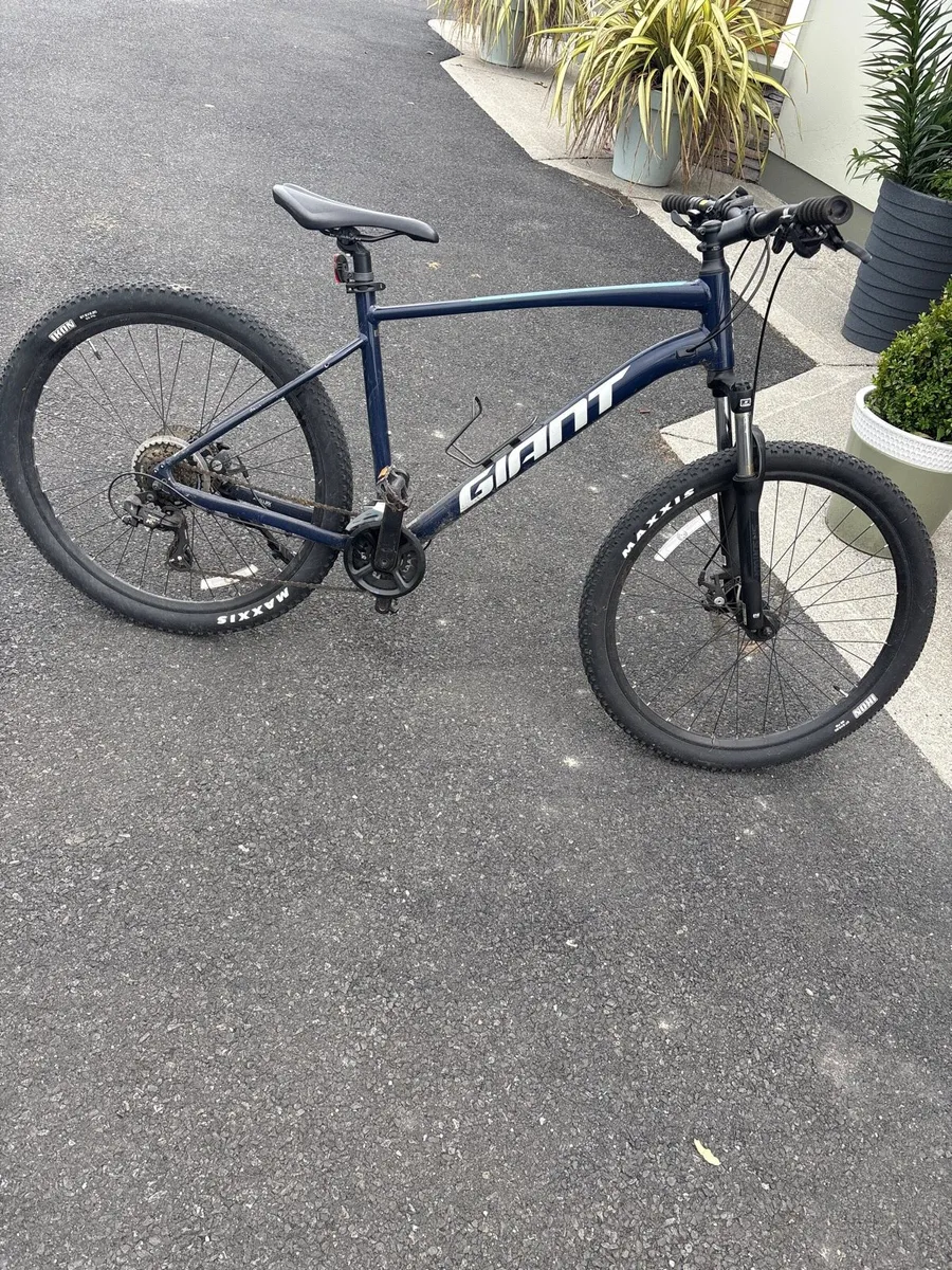 GIANT mountain bike - Image 1