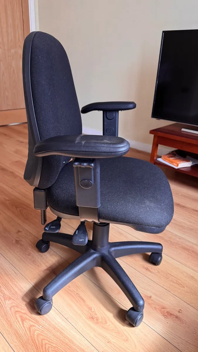 Vantage 100 office chair - Image 2